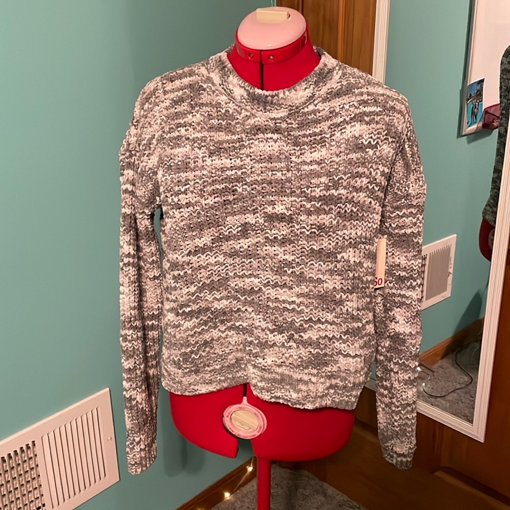 NWT Sweater Gray/White, Size Small